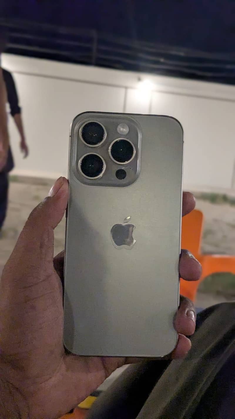 Apple iPhone 15 Pro 0