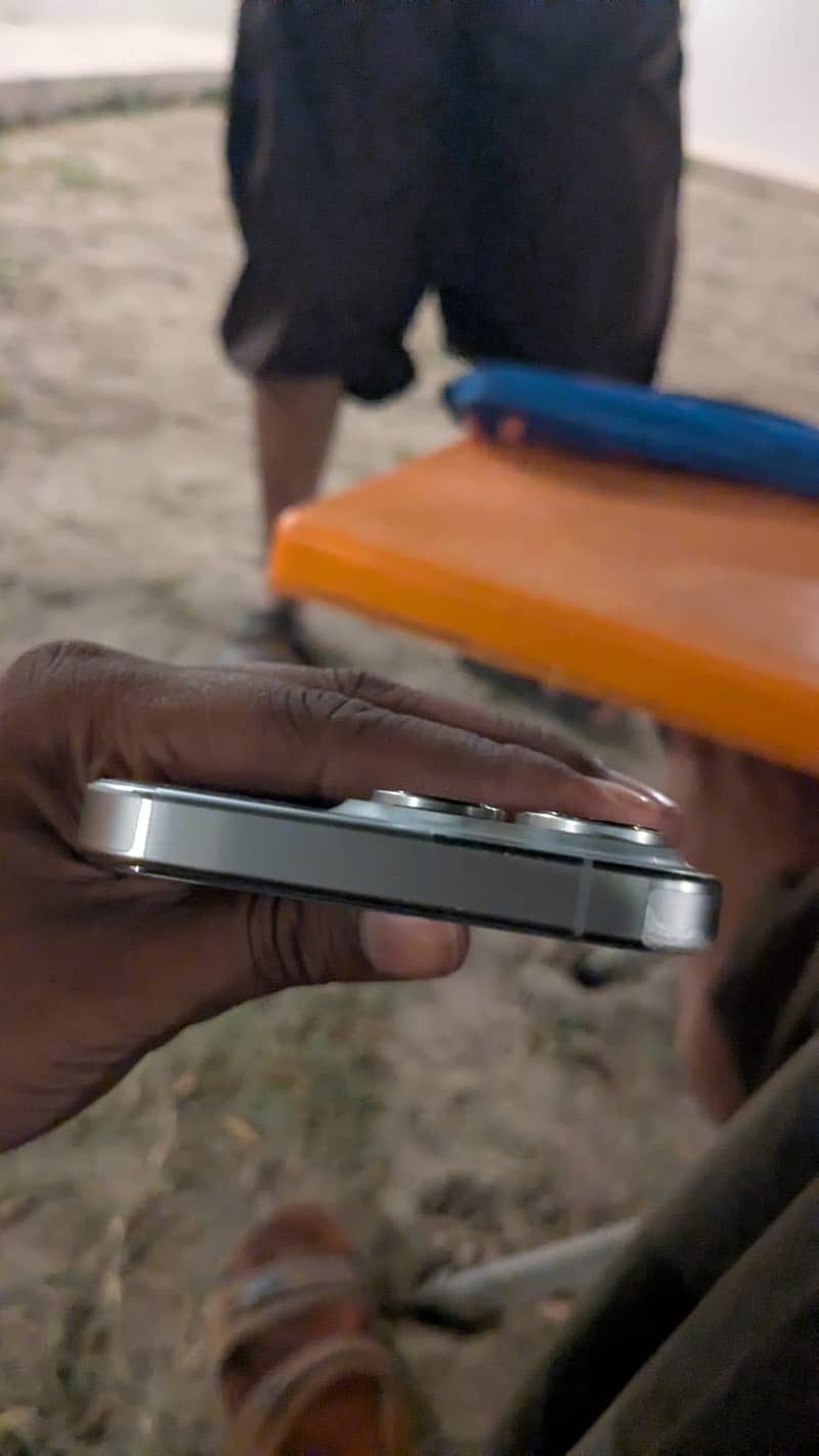 Apple iPhone 15 Pro 2