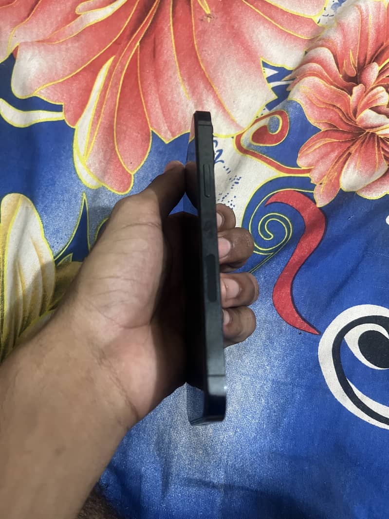 Apple iPhone 12 Pro 2