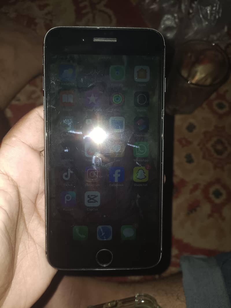 Apple iPhone 8 Plus 0