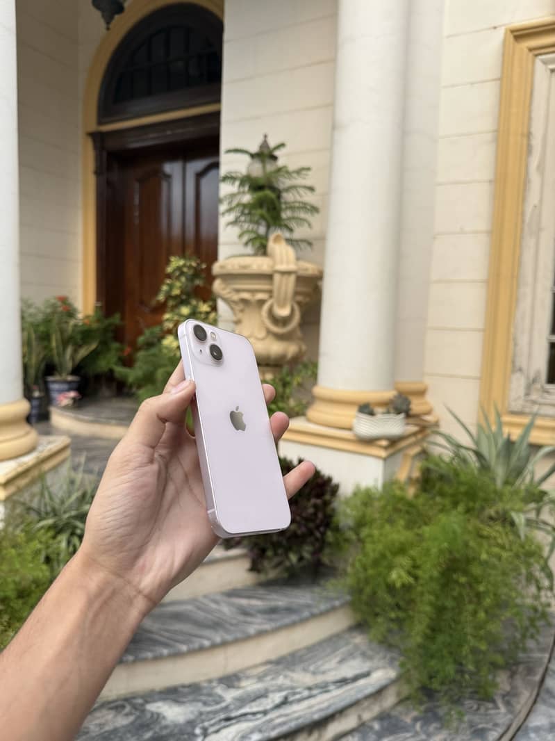 Apple iPhone 13 1