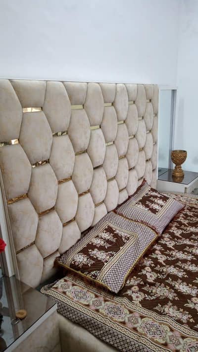 bedroom set with side tables mirror 