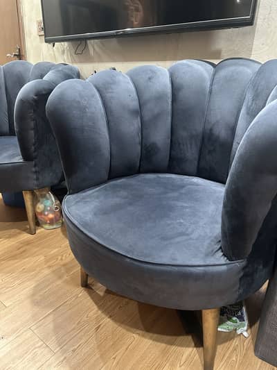 Chairs with coffee table
