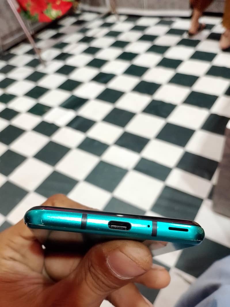Sharp Aquos R3 2