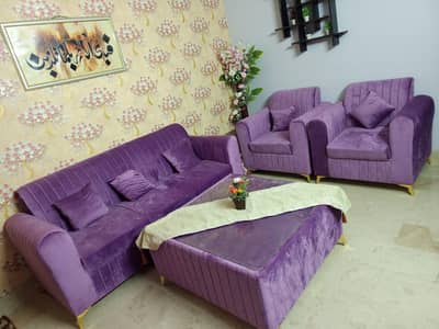 11 seater sofa set with table 10/10  condition