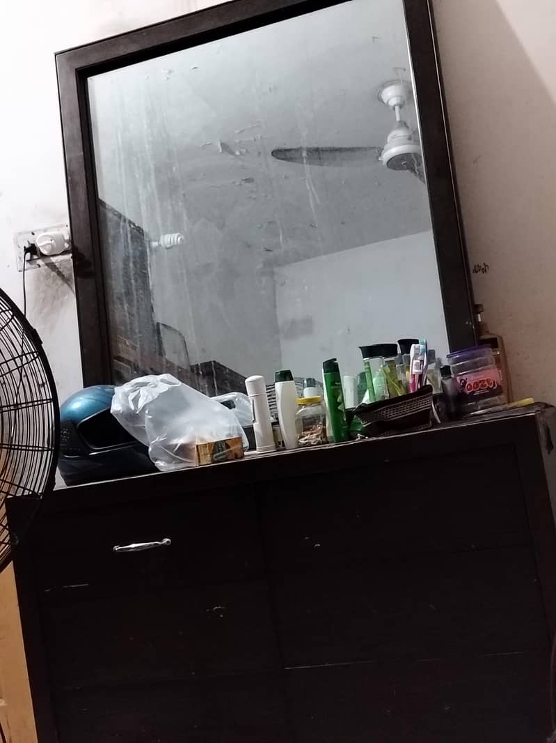 dressing table with mirror 1