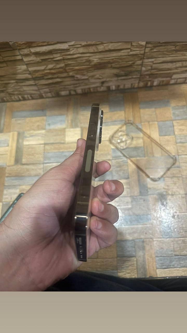 Apple iPhone 14 Pro 1