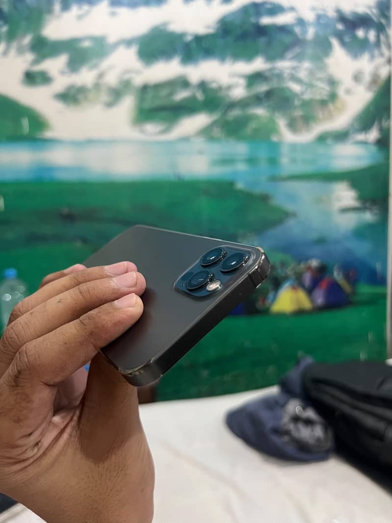 Apple iPhone 12 Pro Max 3