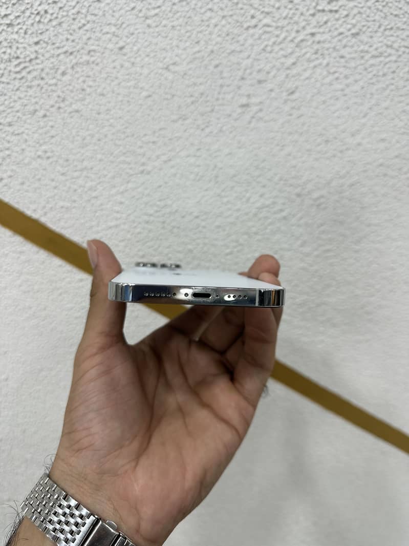 Iphone 14pro max 1