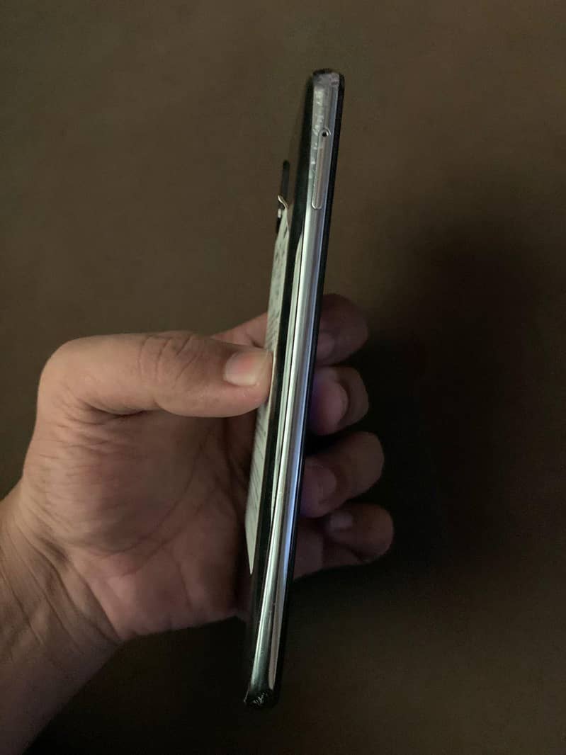 Sharp Aquos R2 2