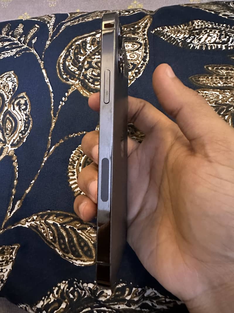 Apple iPhone 12 Pro 3