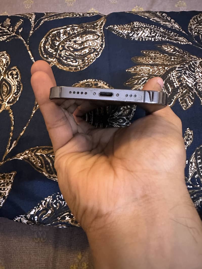 Apple iPhone 12 Pro 4