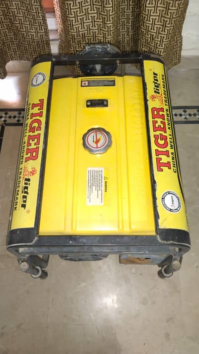 Tiger EC8000AE gasoline generator with a 6.0 KW rated output and 220V