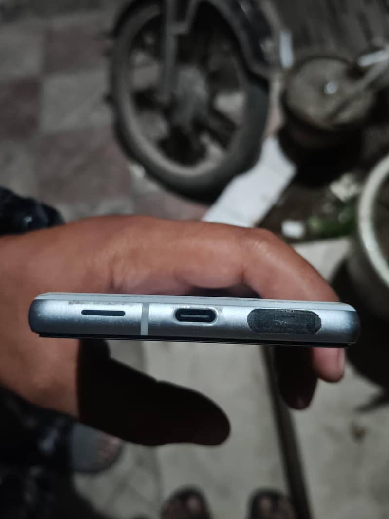 Google Pixel 7a 2