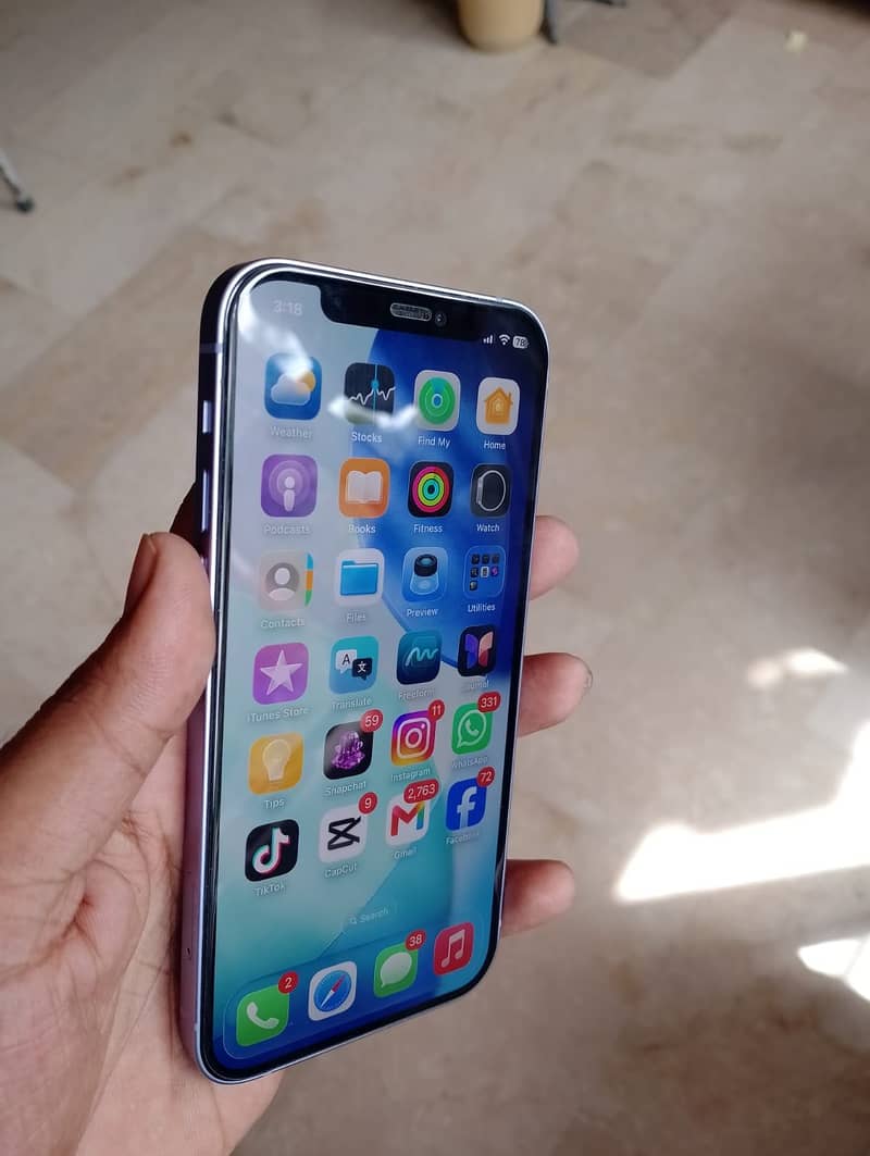 Apple iPhone 12 2