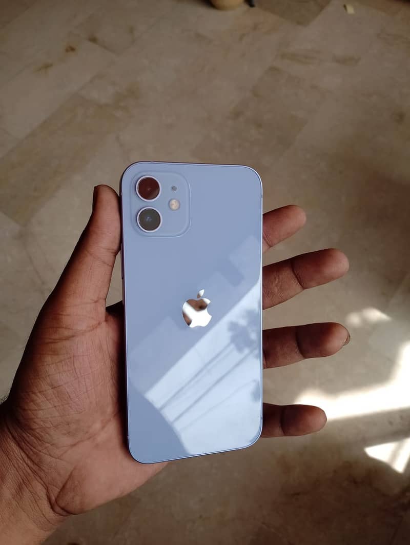 Apple iPhone 12 3