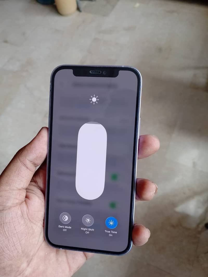 Apple iPhone 12 4