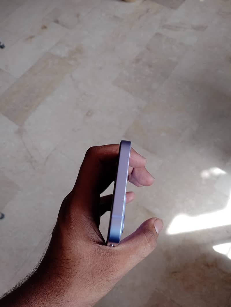 Apple iPhone 12 6