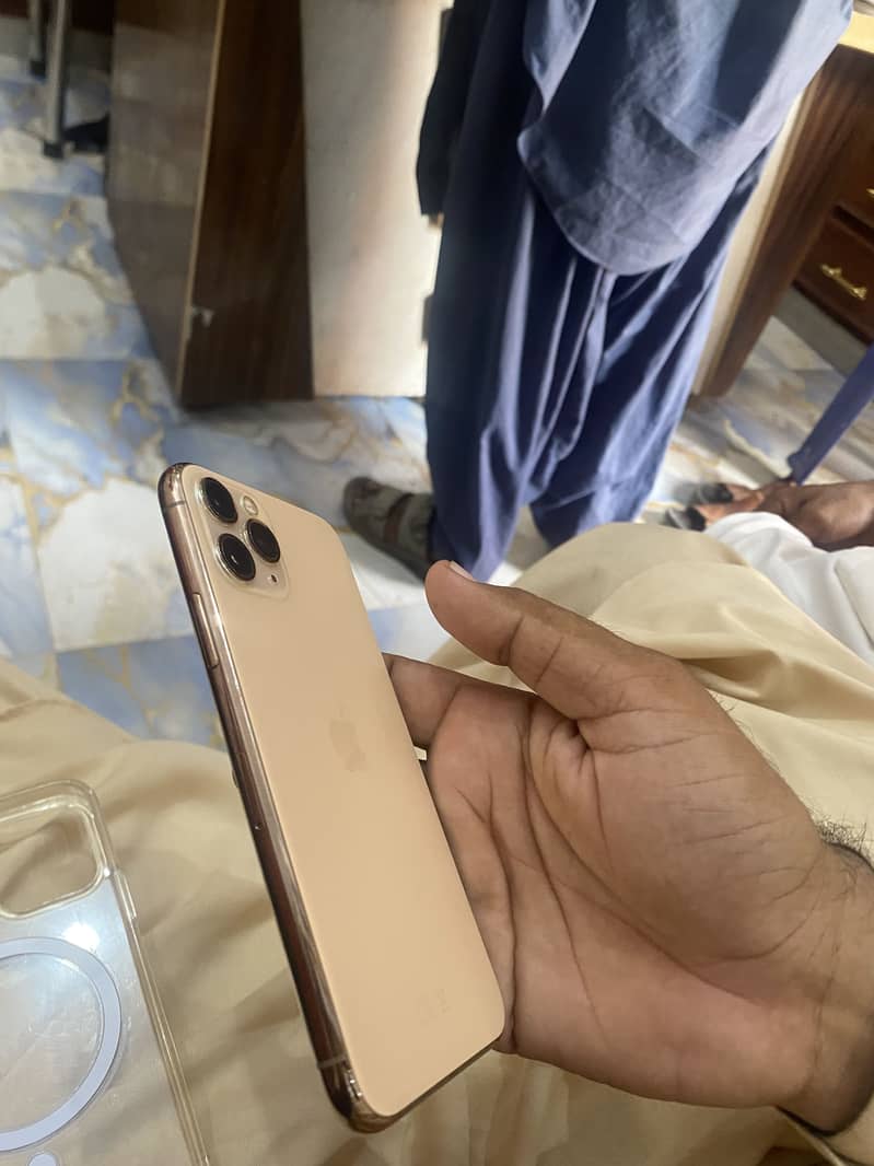 Apple iPhone 11 Pro 1