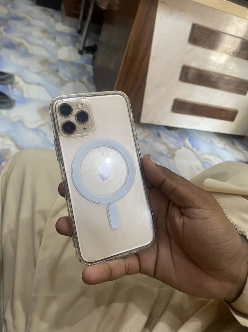Apple iPhone 11 Pro 2