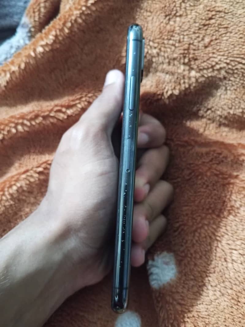 Apple iPhone X 2