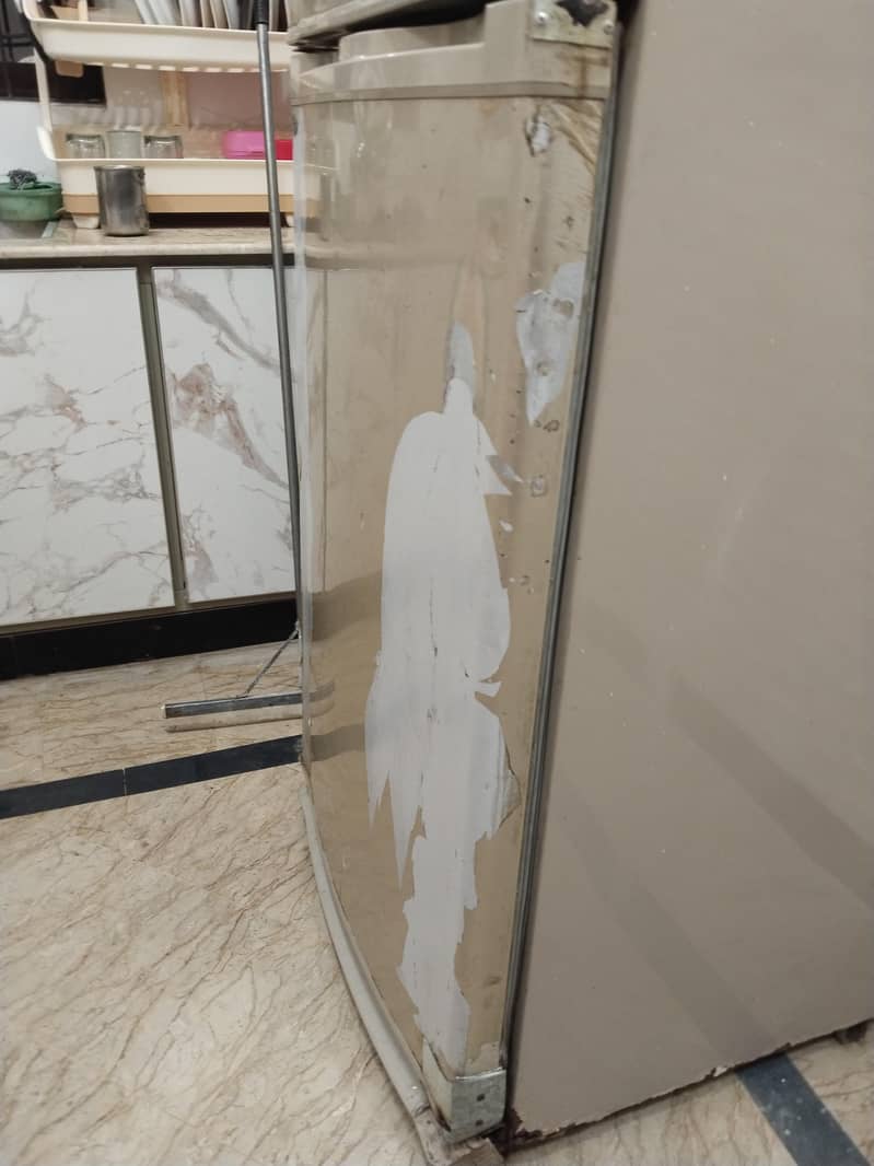 Refrigerator 1