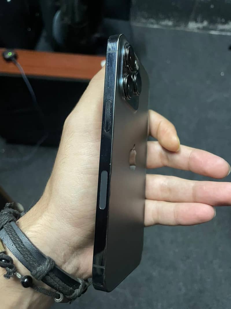 Apple iPhone 13 Pro 4