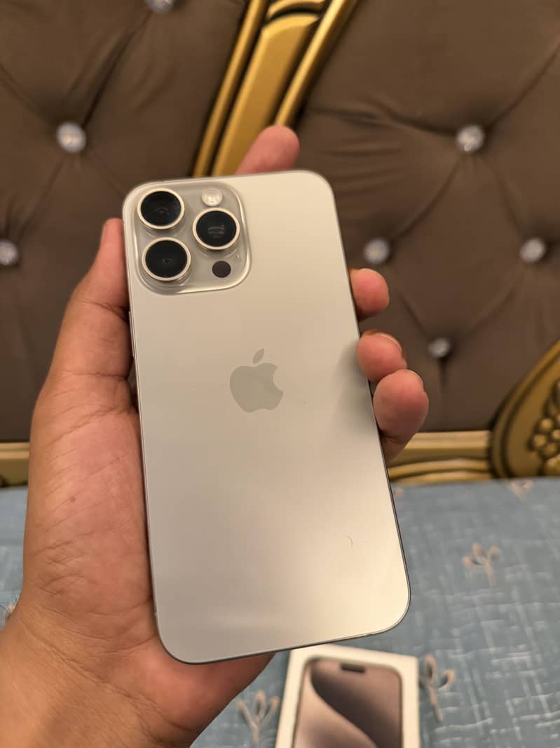 Apple iPhone 15 Pro Max 1