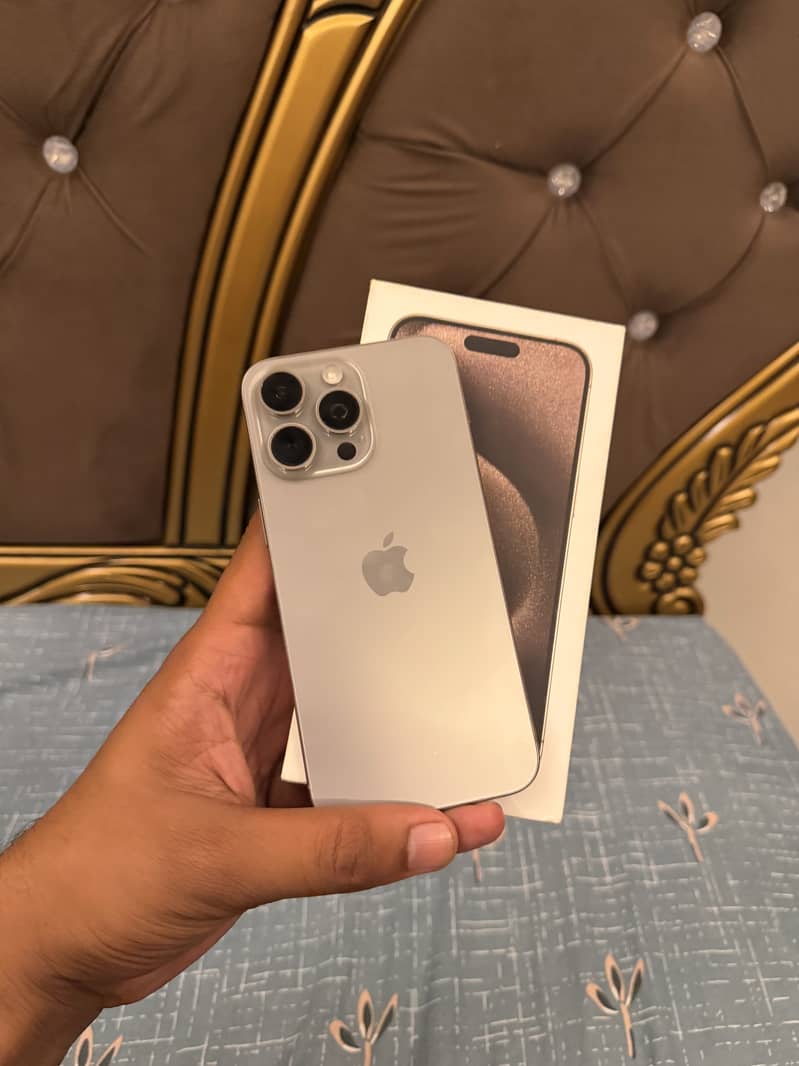 Apple iPhone 15 Pro Max 2