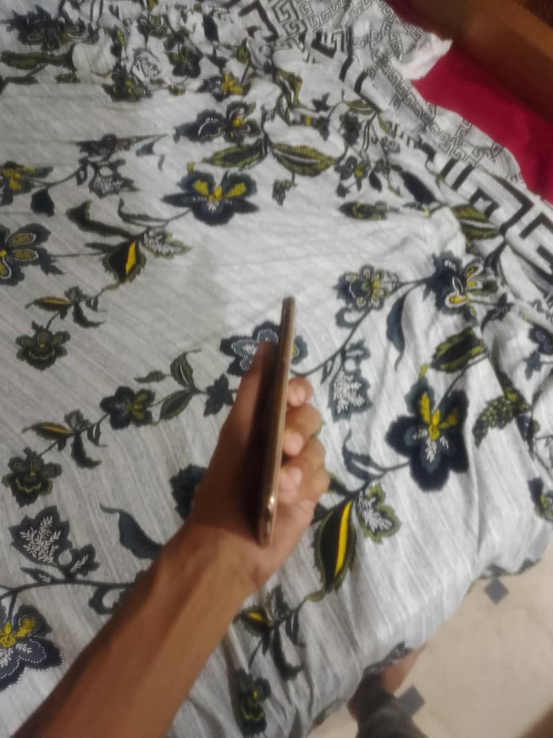 Apple iPhone 11 Pro 2