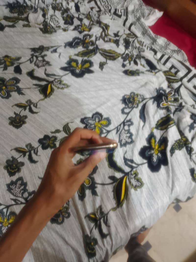 Apple iPhone 11 Pro 4