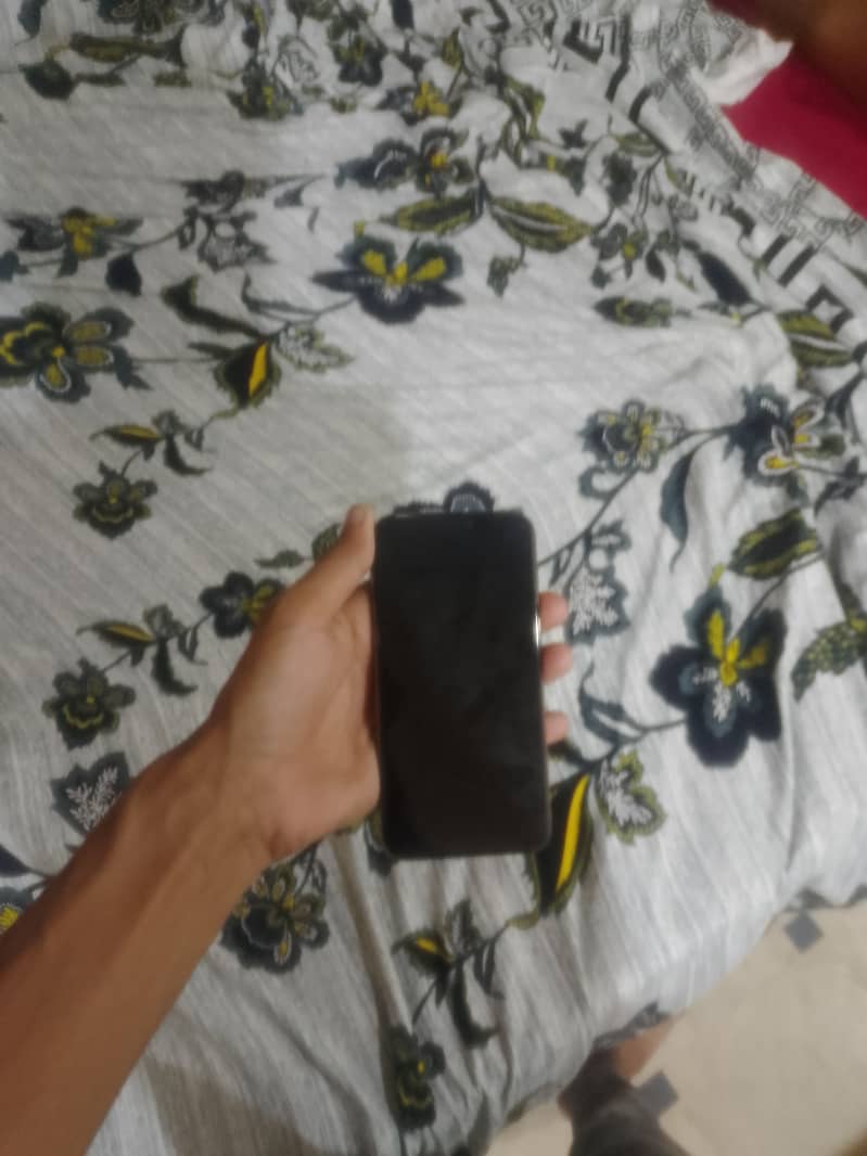 Apple iPhone 11 Pro 5