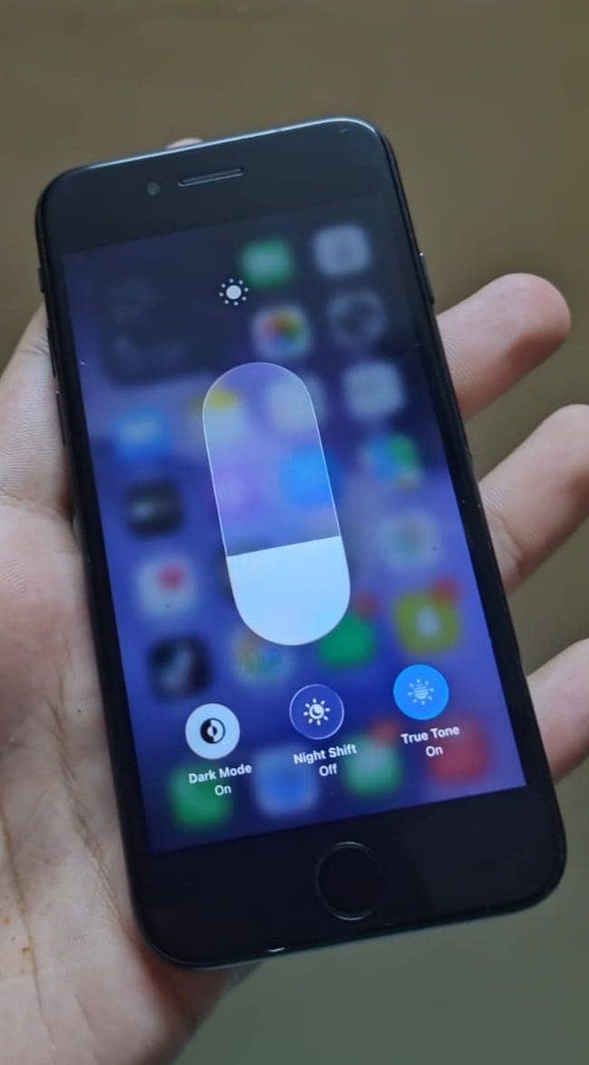 Apple iPhone SE 2020 1