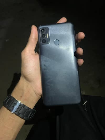 Tecno Spark 7T with box sield