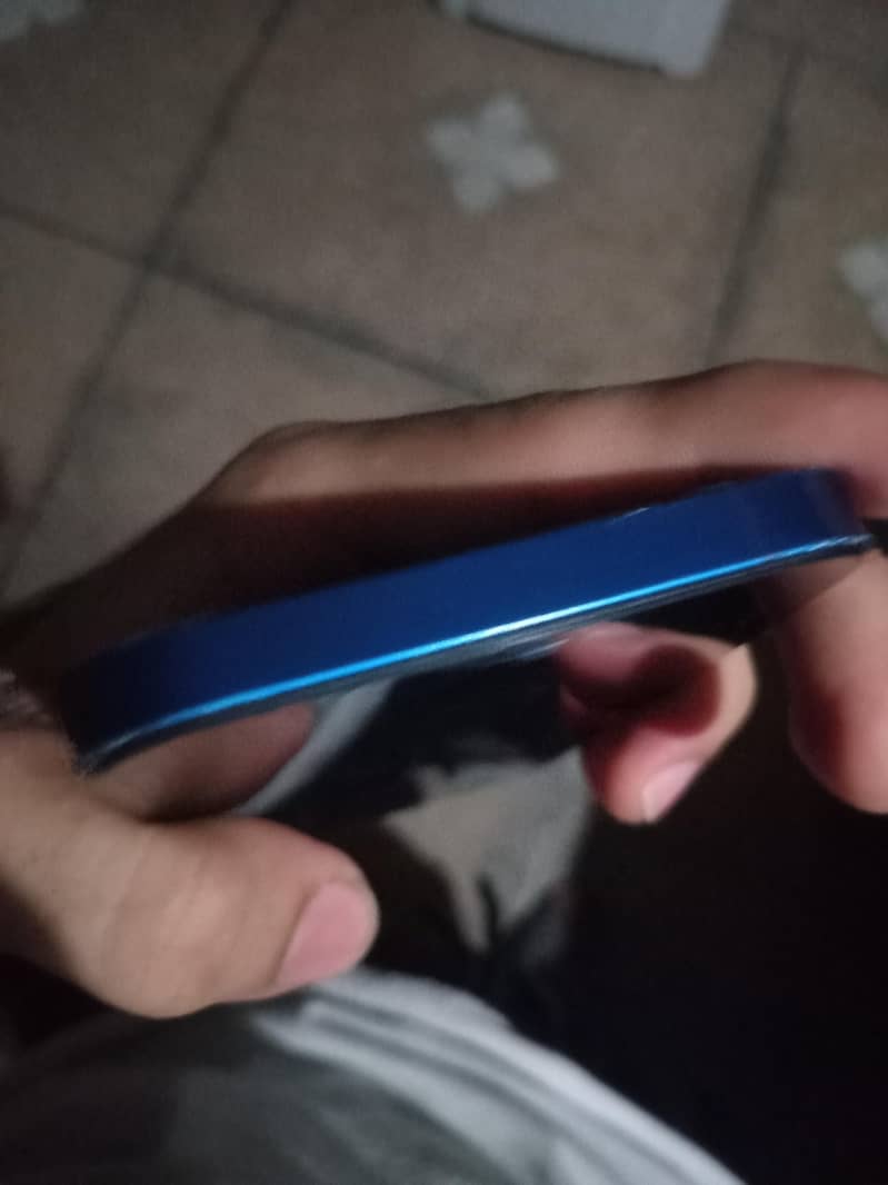 Iphone 12 4