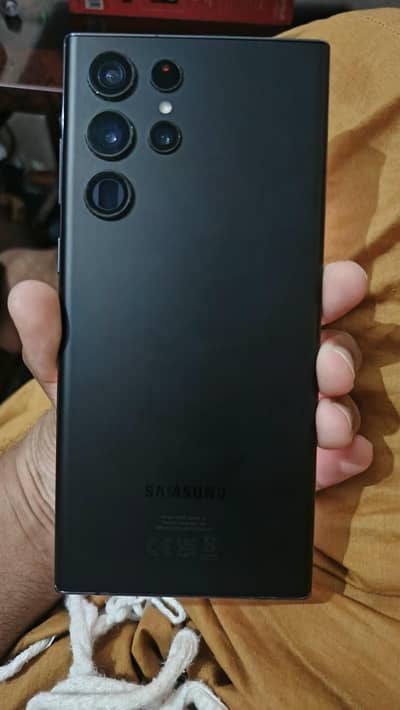 Samsung Mobile S22 Ultra One green line