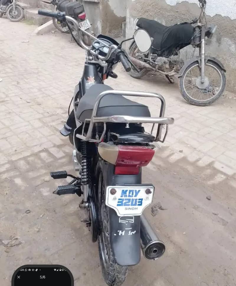 crown Scooty Automatic 3