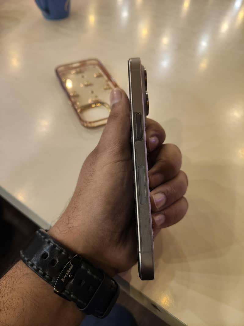 Apple iPhone 15 Pro 1