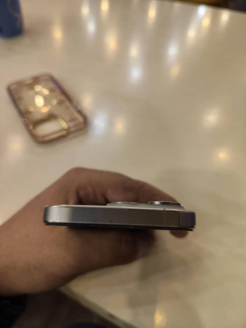 Apple iPhone 15 Pro 4