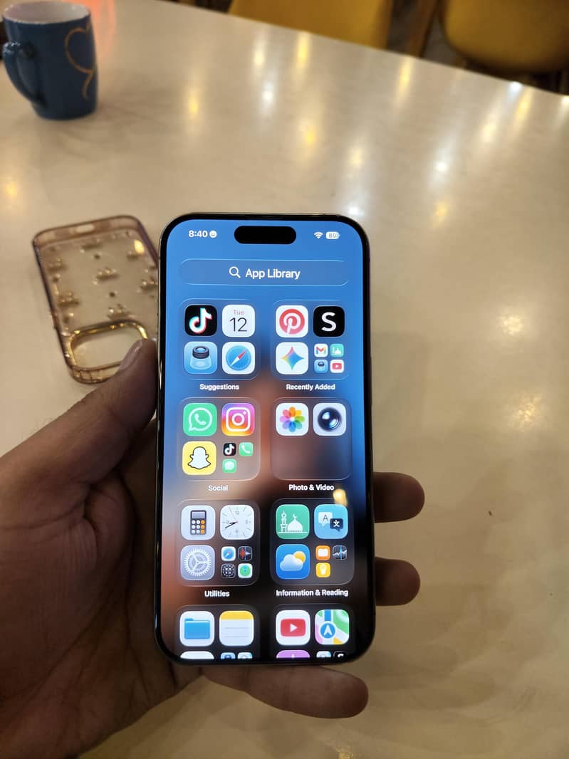 Apple iPhone 15 Pro 6