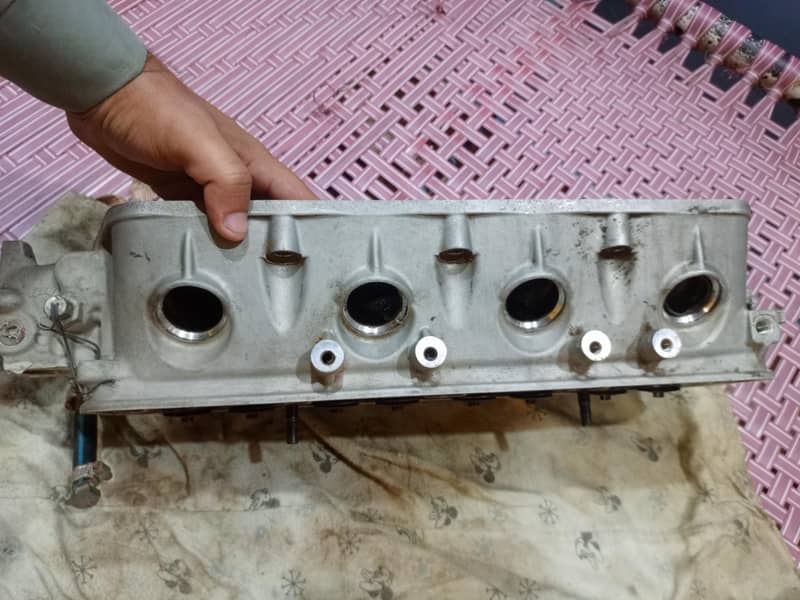 3y engine Head 1