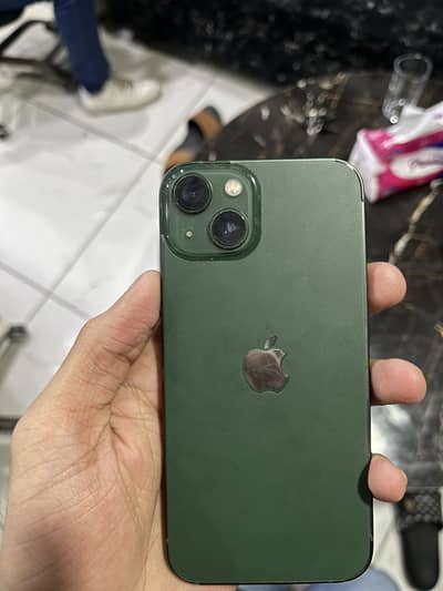 Apple iPhone 13