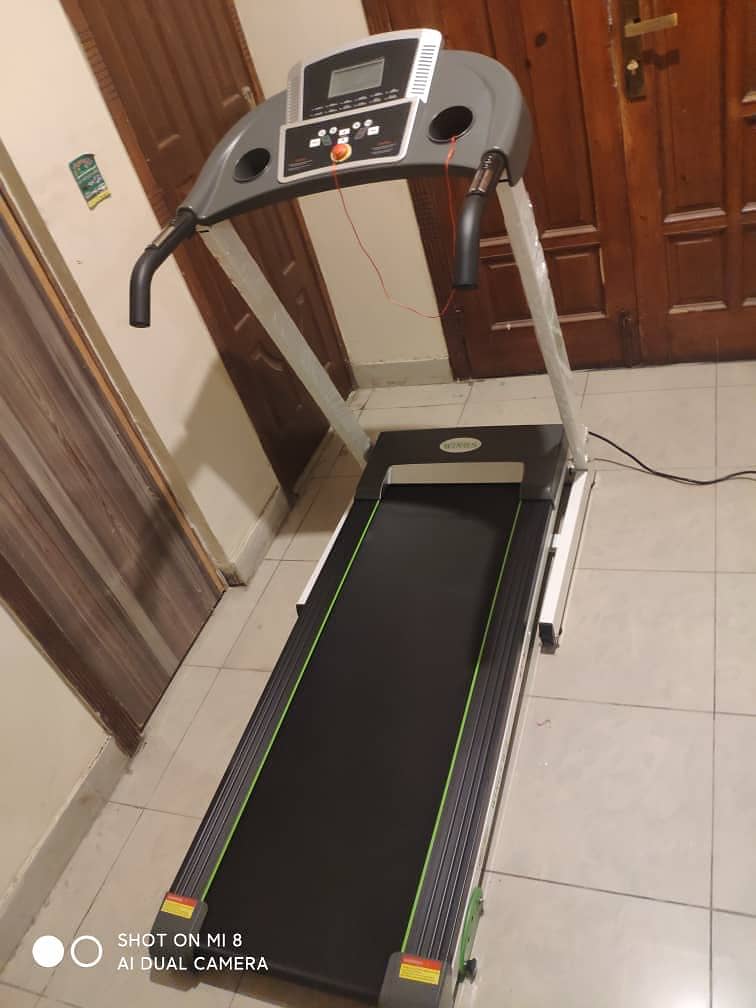 Treadmill Running machine walk machine 1