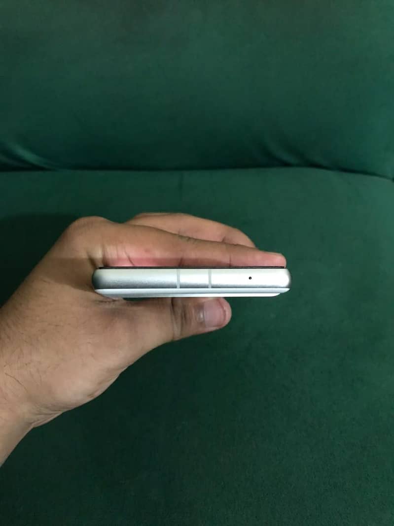 Google Pixel 7a 5
