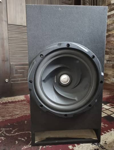 Car sound system 12” woofer and 4800 watt amplifier