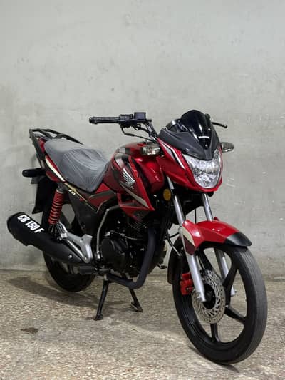Honda cb150f 2018 model ( low millage )