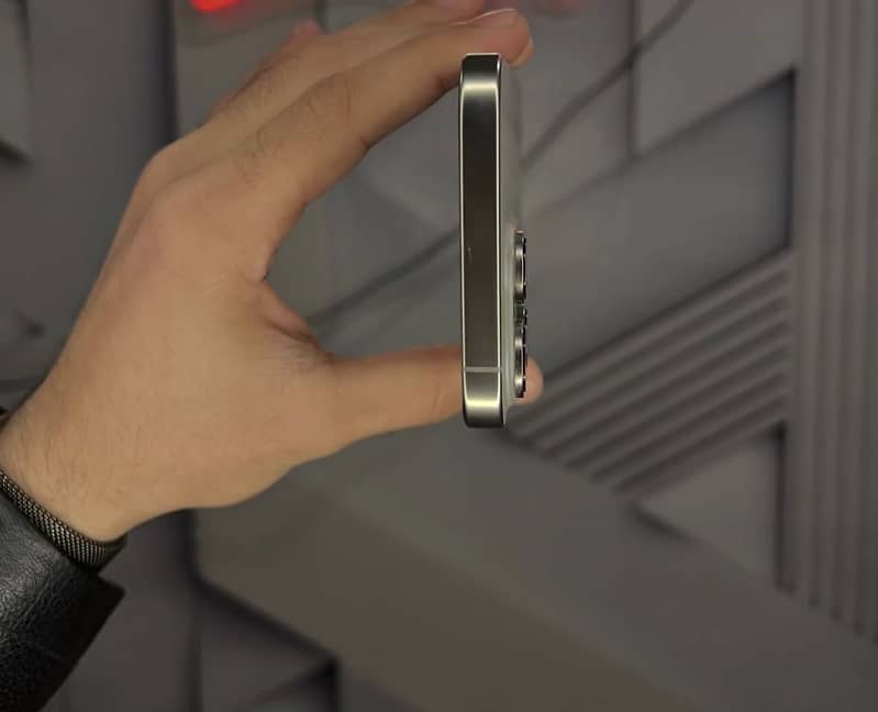 Apple iPhone 15 Pro 1