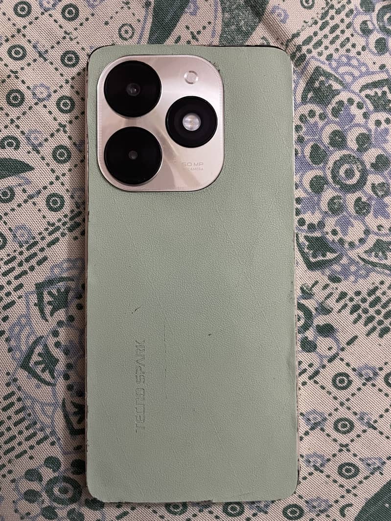 Tecno Spark 20C 4