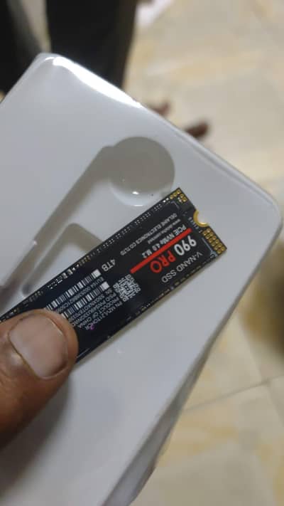 SAMSUNG 990 PRO PCIe 4.0 NVMe M. 2 4tb SSD