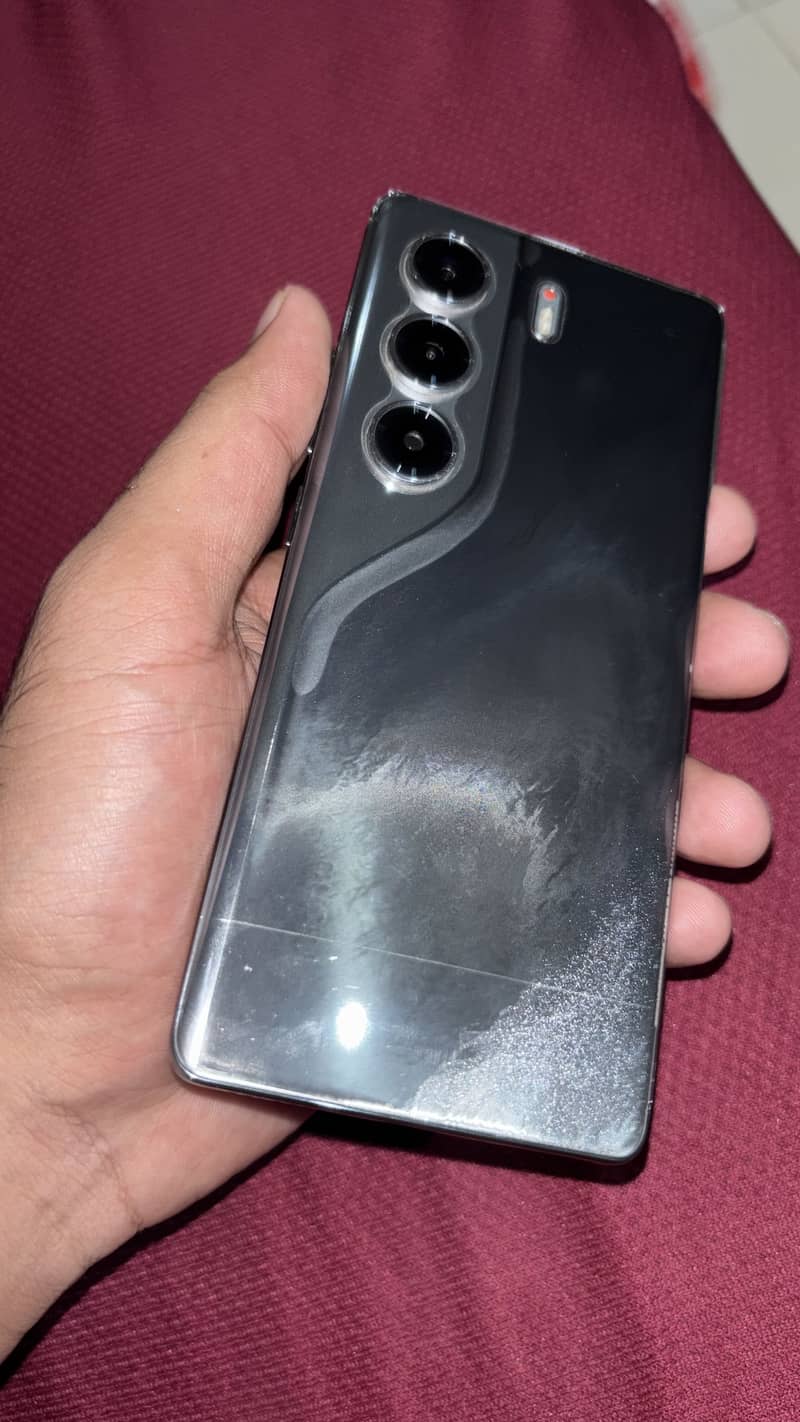 Tecno CAMON 40 Pro 0